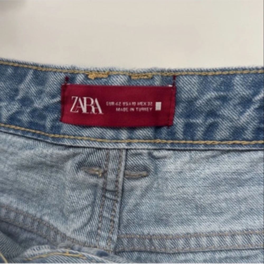 Zara Women Relaxed Light Blue Washed Jeans - Picture 4 of 8